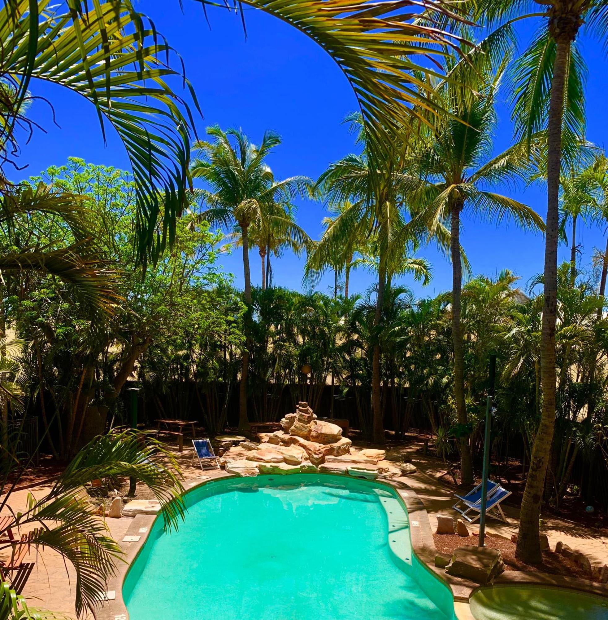 Roebuck Bay Hostel *